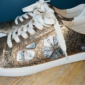 Vince Camuto Claudinia Metallic Sneakers
